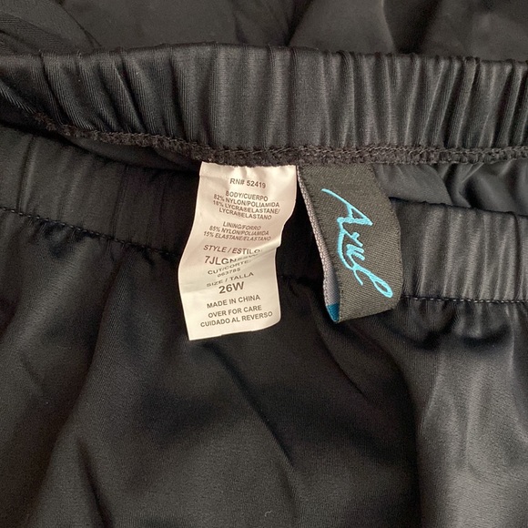 Azul NWT 26W Black Swim Skirt with Elastic Waist 15” Long - Picture 6 of 9